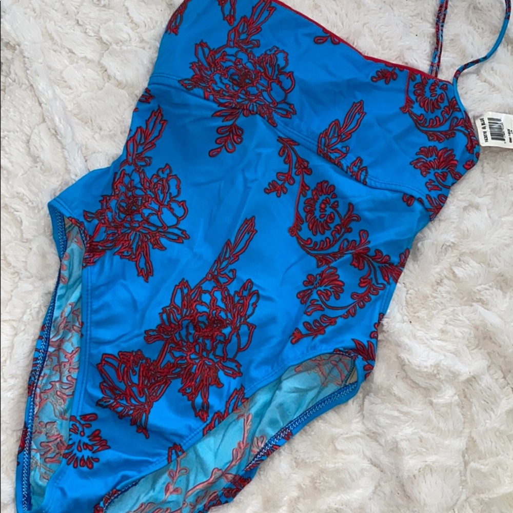 BCBG bikini - Picture 2 of 6